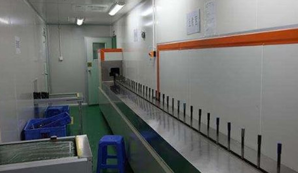 自动喷涂spindle线