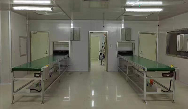 Automatic spraying flat conveyor line