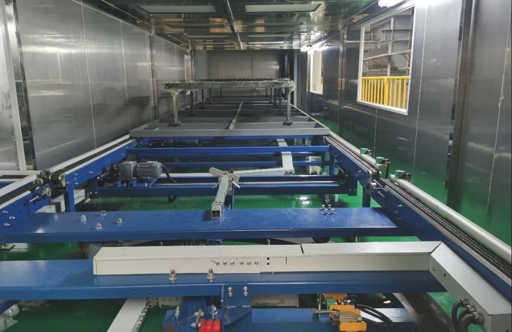 Automatic spray sliding line