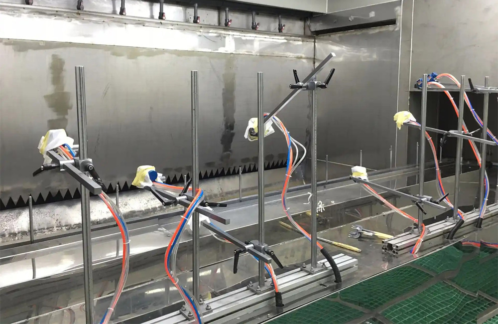 Automatic spray spinning line
