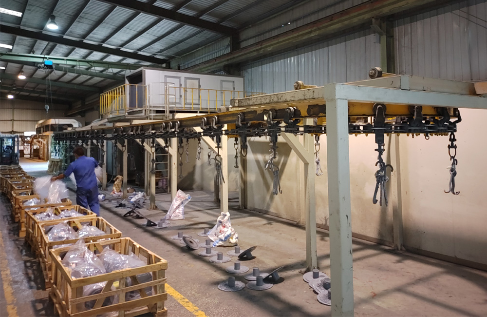 Automatic paint spraying hardware suspension line